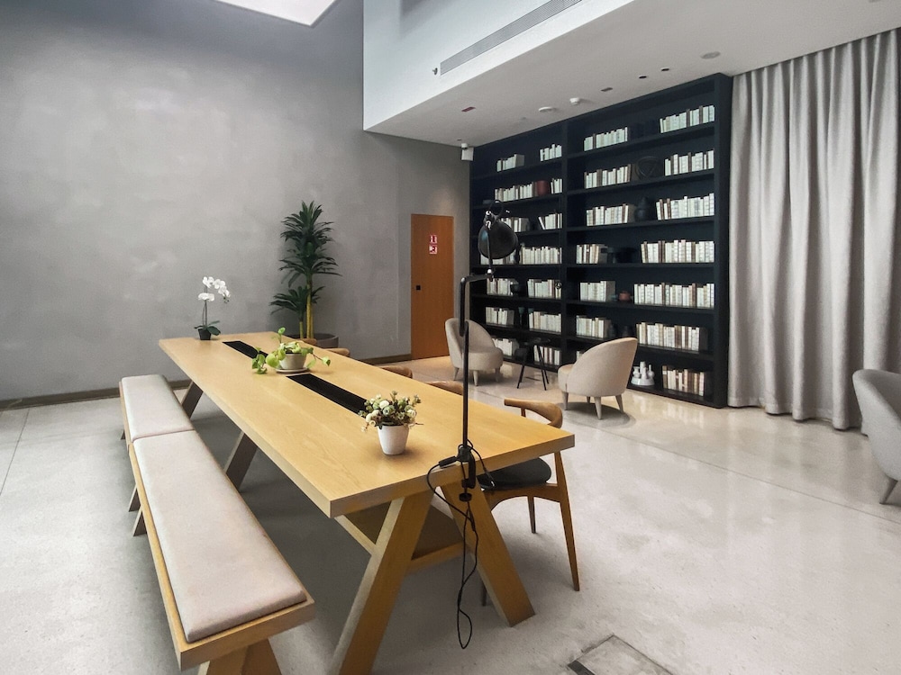 meeting & event spaces