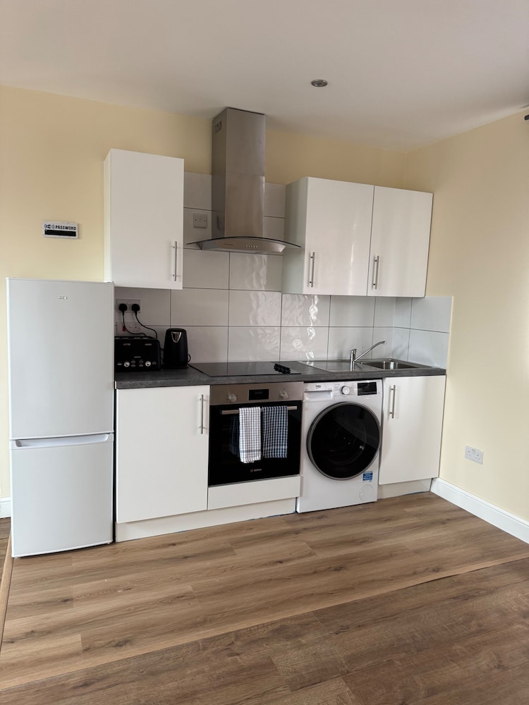 London Retreat With Great Location
