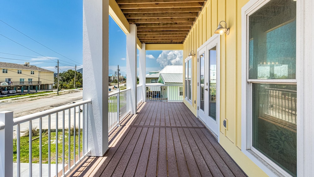Dreezy's Hideaway by Southern Vacation Rentals