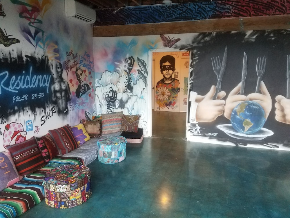 House of Trestles - Hostel