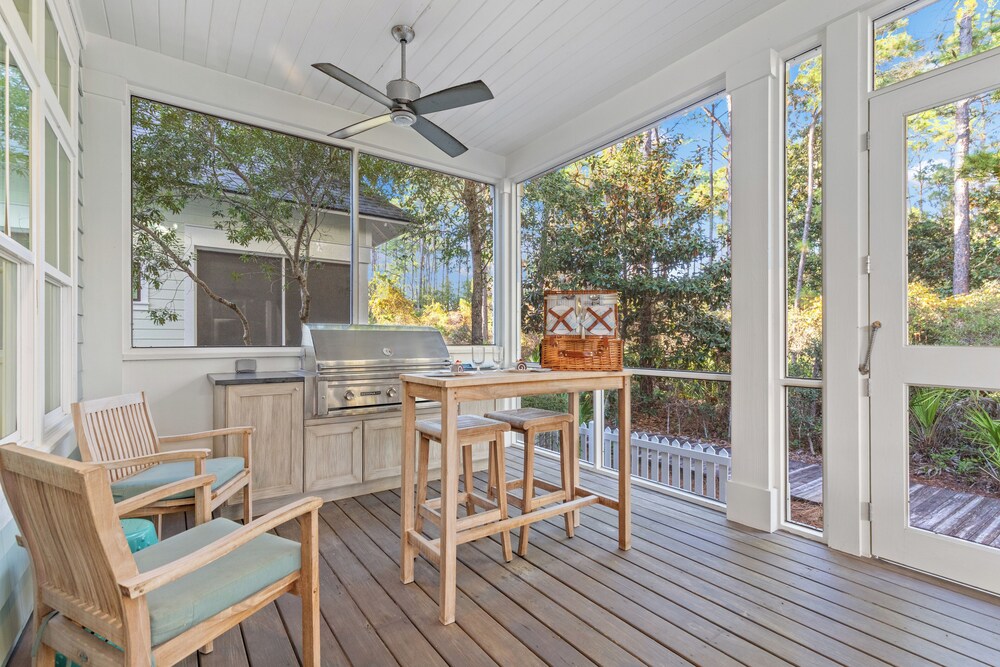 Sea Dlight: 3BR Beach Home Sleeps 10 With 4 Bikes in Watersound West