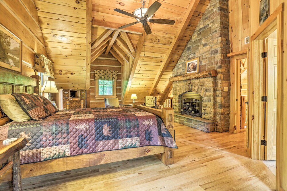Lake Wallenpaupack Cabin w/ Shared Pool! view 4
