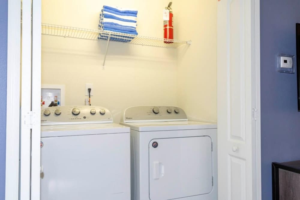 Amazing 5BR Private Pool Lakeview Near Disney