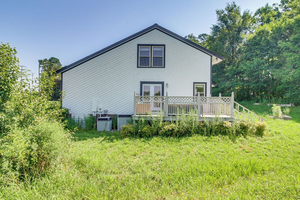 Spacious Home w/ Game Room, 2 Mi to Concord Mills!