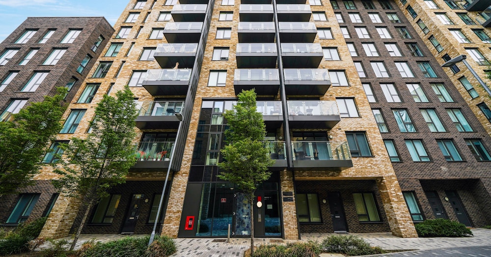 Skyline View 1 Bed Apartment Sleeps 2 - Balcony