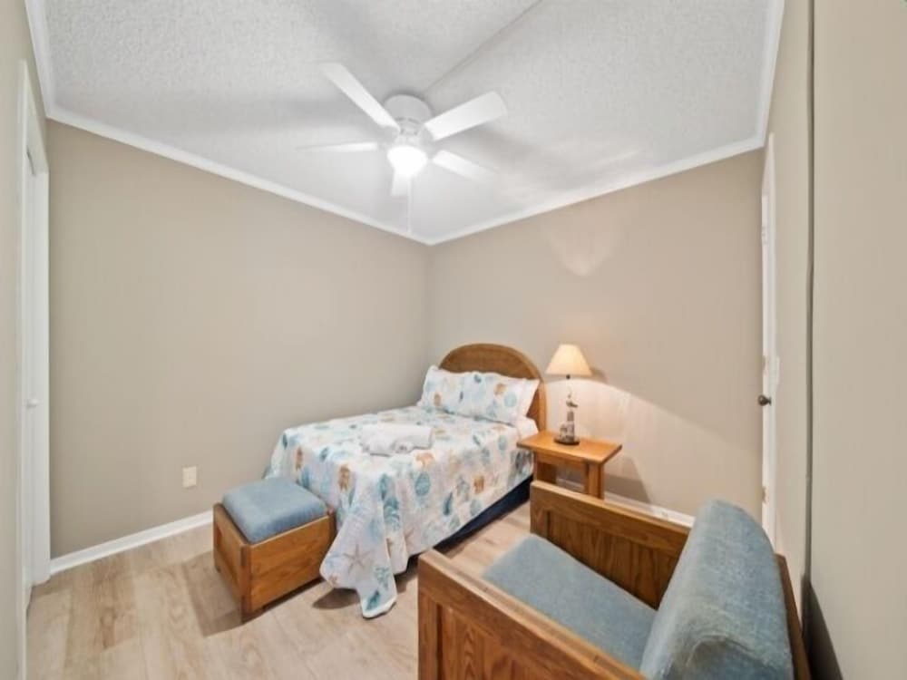 A Wave From It All 3 Bedroom Condo by RedAwning