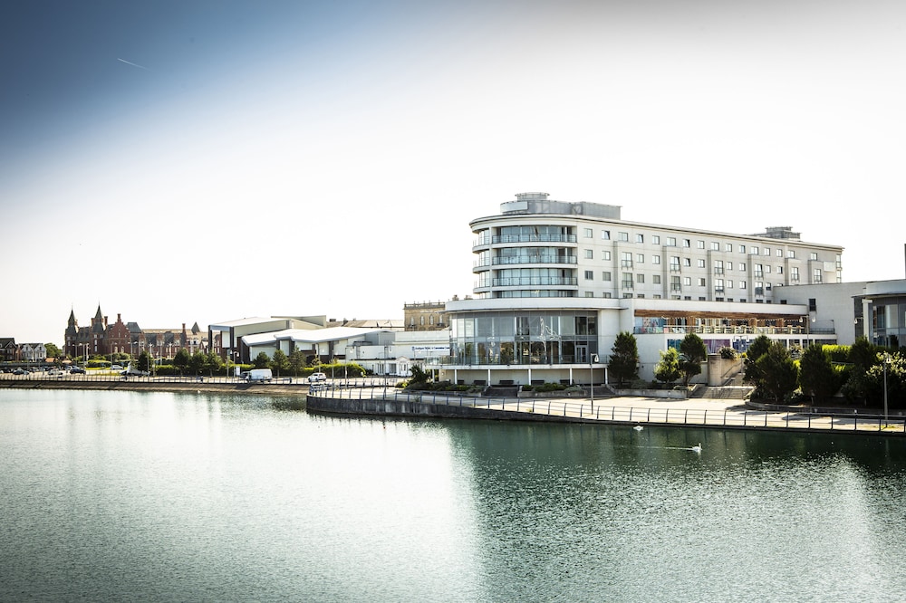 Southport Vacations - Waterfront Southport Hotel - Property Image 1