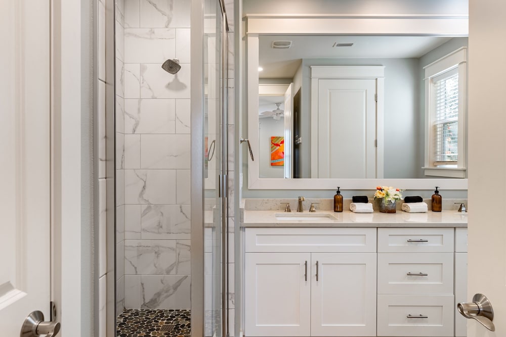 Gulf Coast Gem by Avantstay 3 Blocks to Beach Town Plaza Community Pool