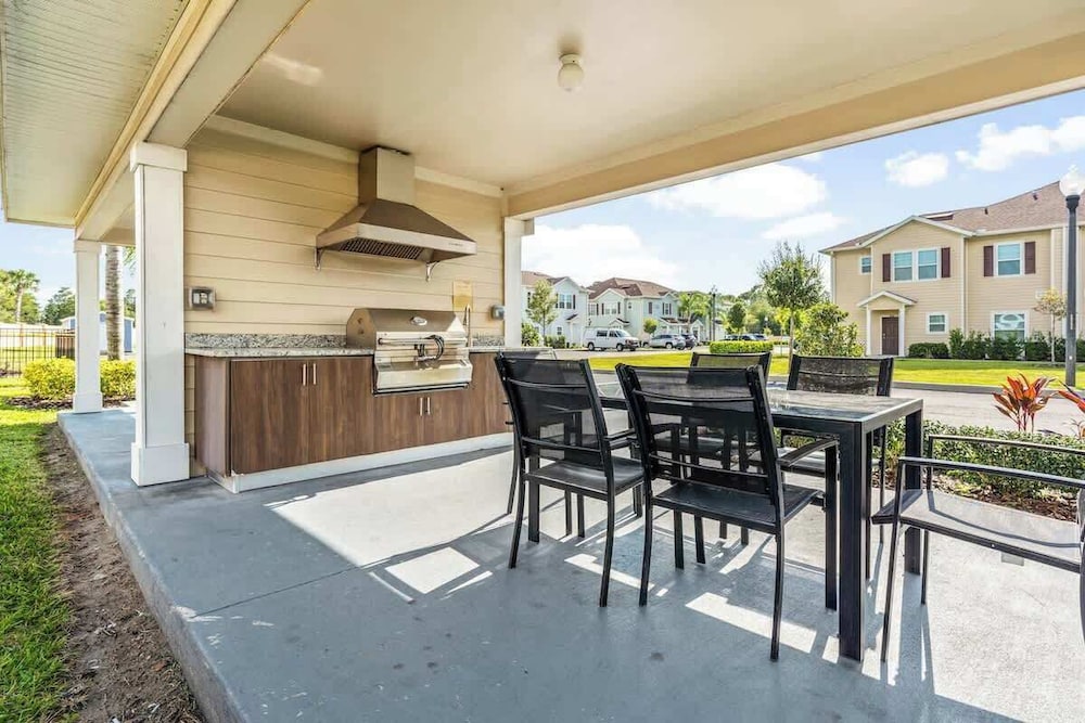 Cozy 4BR Retreat Near Orlando Attractions