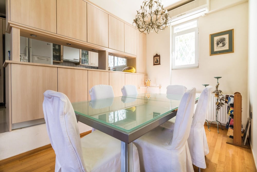 4 bdr Villa With Private Pool in Glyfada photo 2