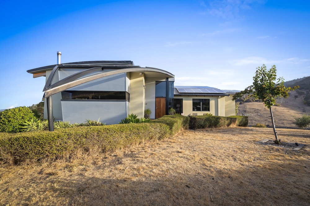 Tree Top Views - 4 Bedroom House