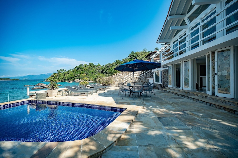 Angra - Mombaça | Mansão Espetacular Beira-Mar, 7 Suites - por Casapē Rio