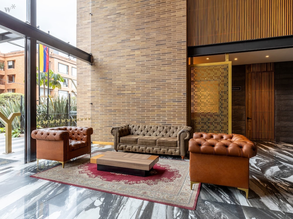 w Modern 2BR in Luxury Building in Chico