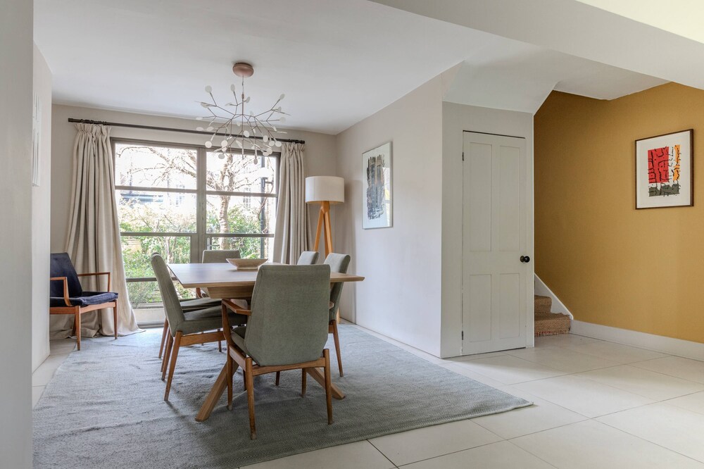 Hemingford Road IV by Onefinestay