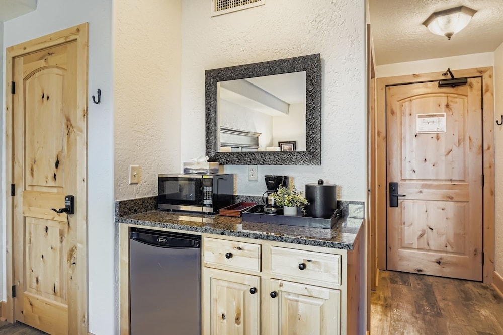 Silverado Getaway 124 1 Bedroom Condo