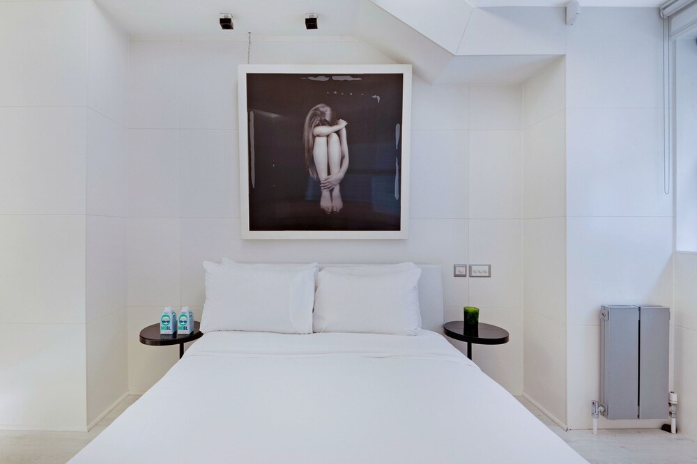 The White Peace Garden 3 bed Hampstead - by Out of Office Lifestyle