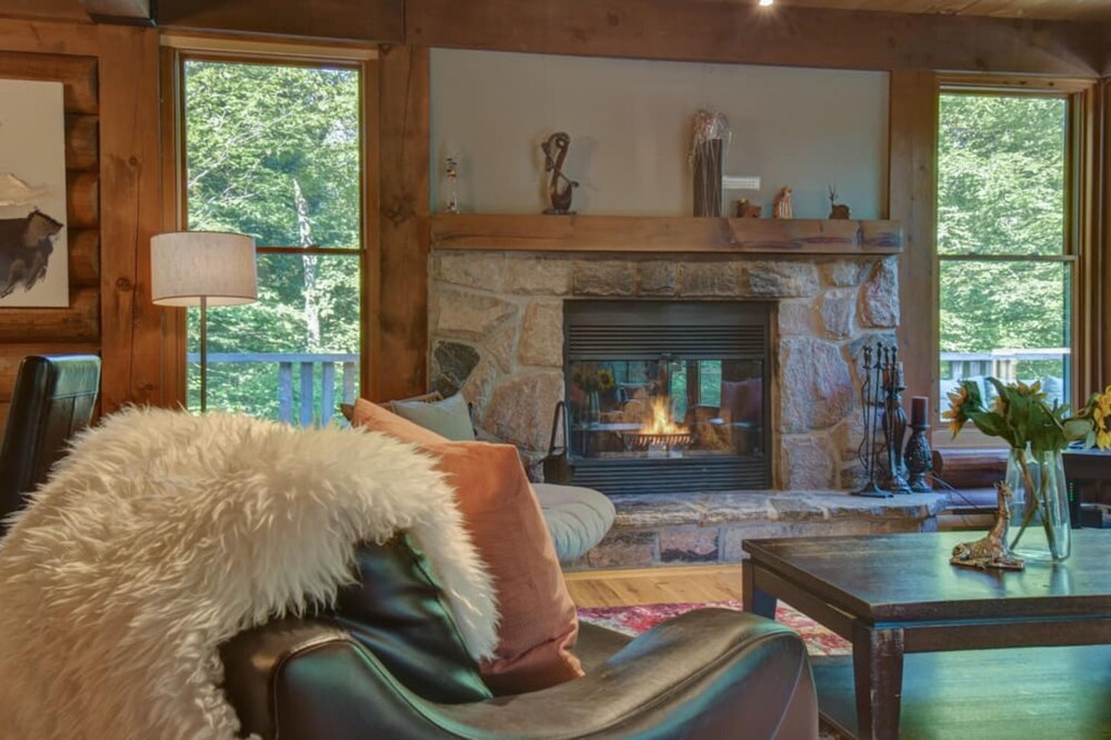 Spacious log Cottage Resort Access Citq 242255