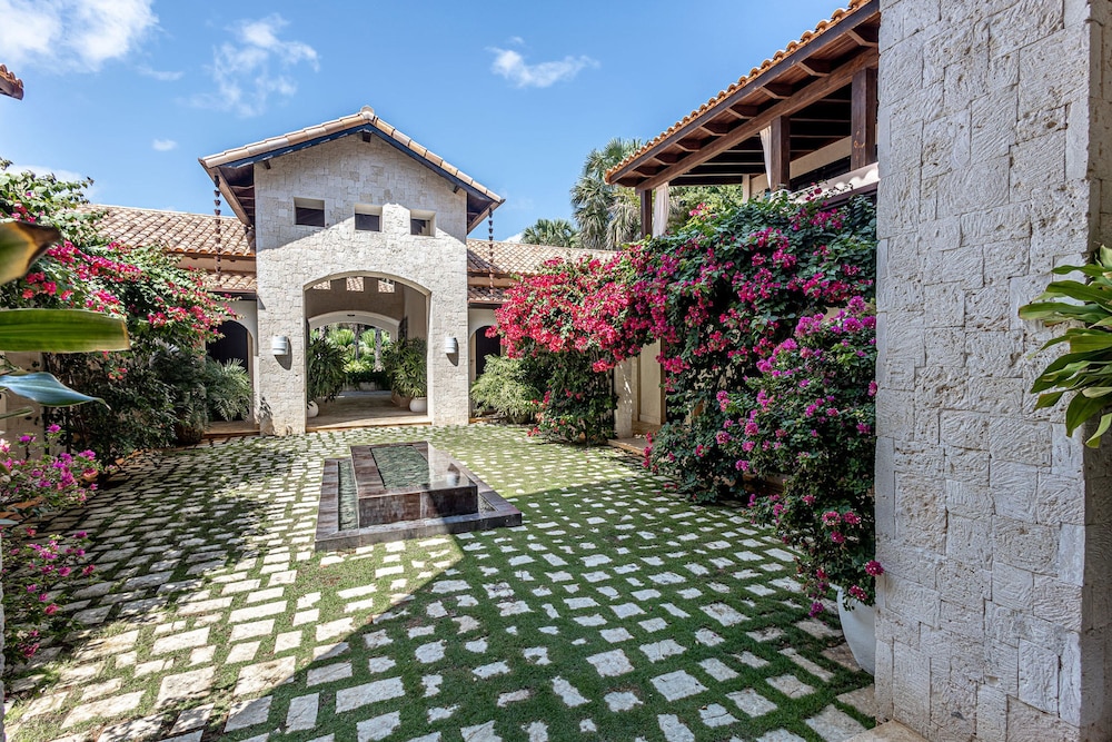 Villa Tres Amarras The Pinnacle of Exclusivity