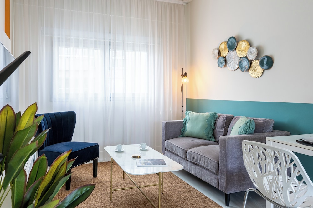 Local Host Living - Signature Apartments in Nicosia