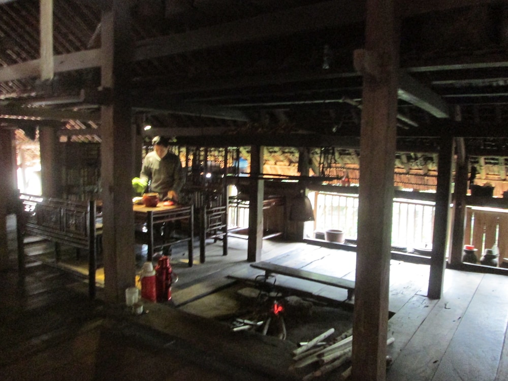 Dong Que Homestay-Tours-Motorbike, Car rental, Hiking