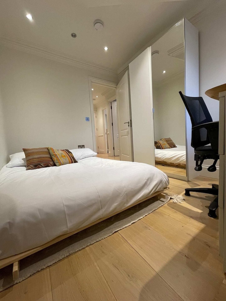 Cute Top Floor Flat - Canonbury!
