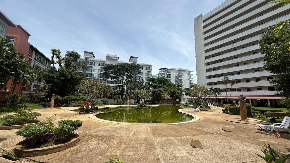 Palace - Spacious 1 Bedroom Condo With Shared Pool