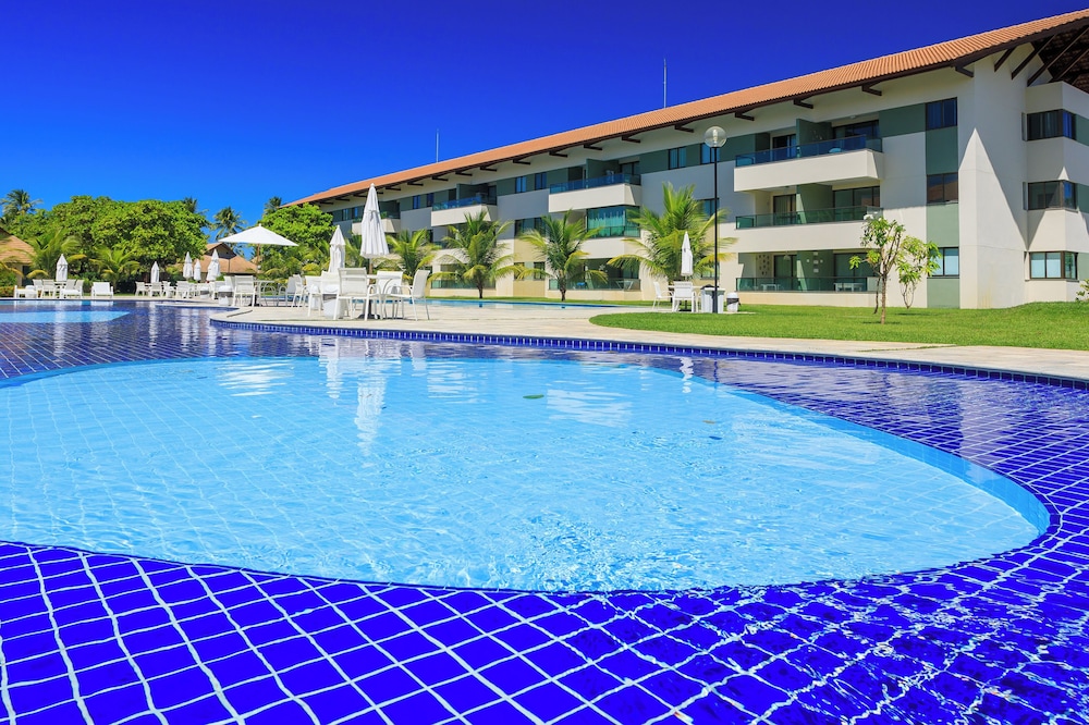 Flats no Carneiros Beach Resort