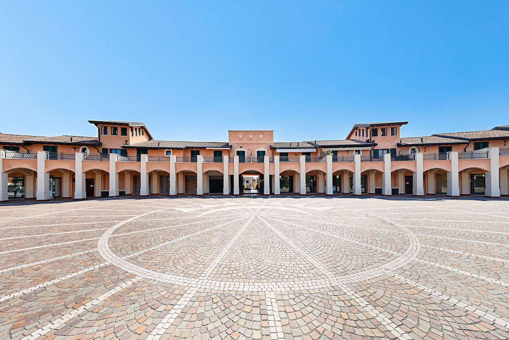 La Rocca 2-11 by Wonderful Italy