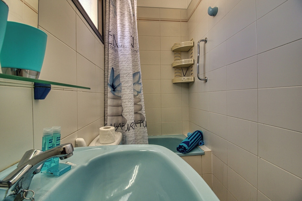 Apartment - Sleeps 4 - Jacuzzi - Terrace - Pool