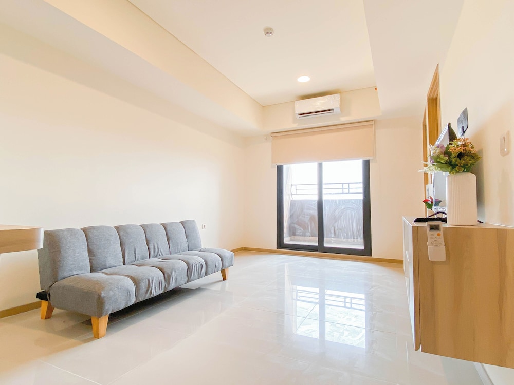 Spacious 3Br With Neutral Toned At Meikarta Apartment
