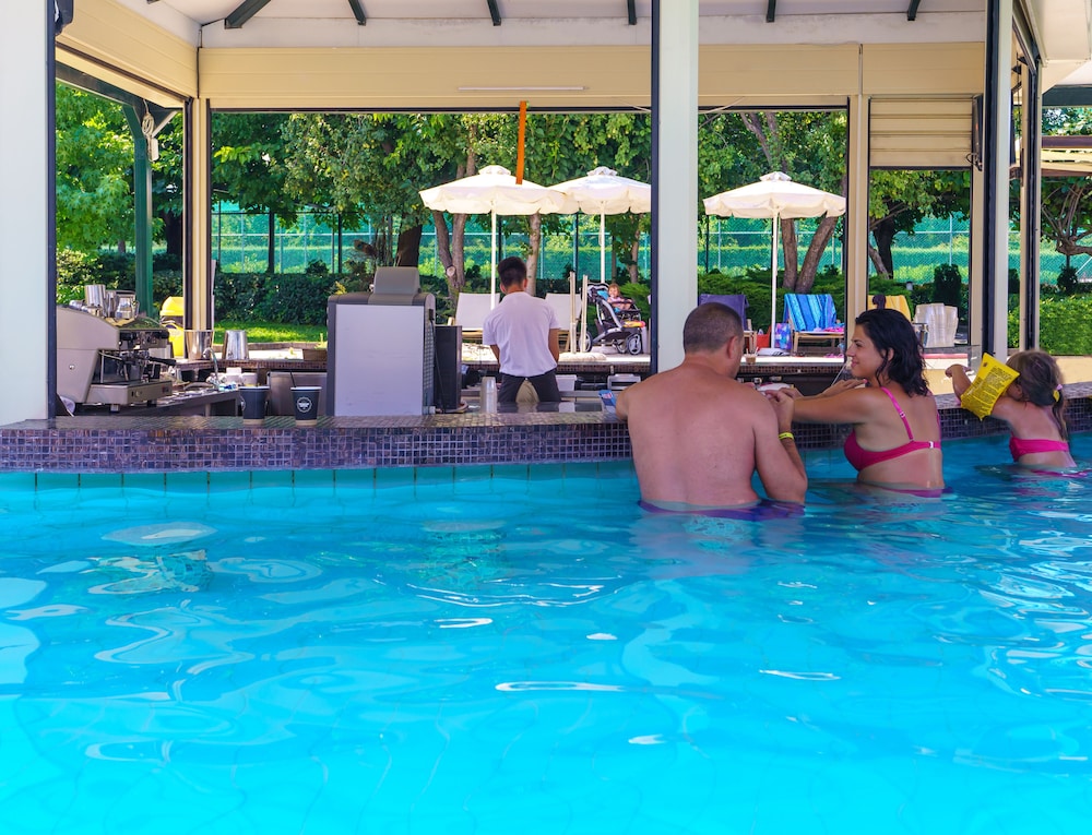 Cronwell Platamon Resort