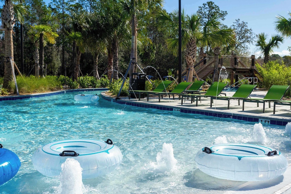 Stunning Game Room & Pool Jacuzzi Storey Lake 2799