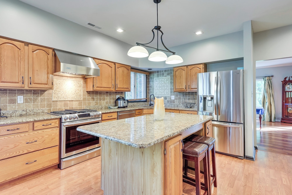 Hot Tub & Pool: Family Home 5 Mi to Princeton!
