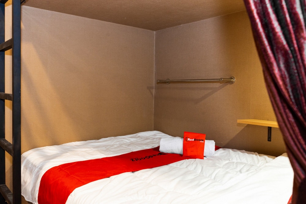 RedDoorz Hostel @ DI Panjaitan Simpang Lima view 4
