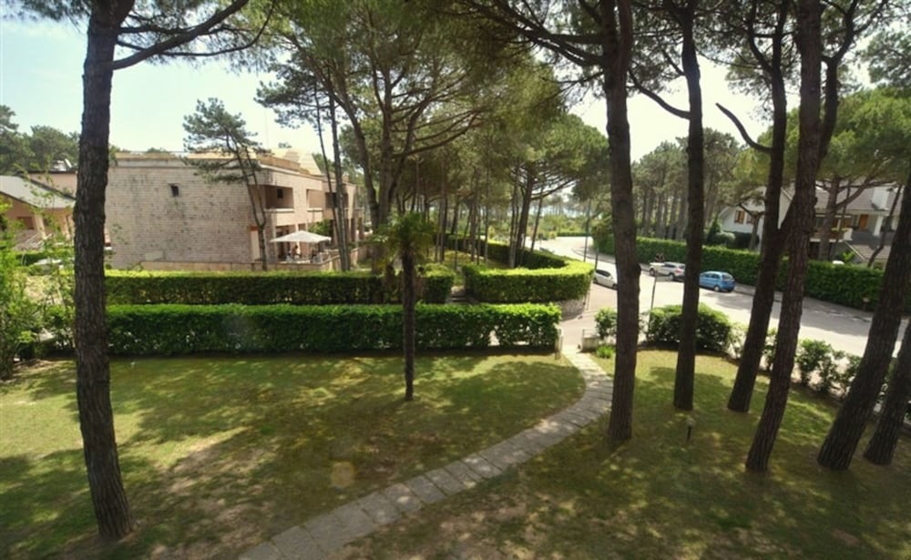 First Floor Apartment in Lignano Riviera for 6 Guests