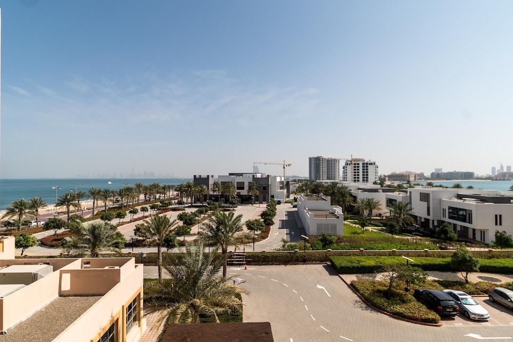 GLOBALSTAY. Sarai Apartments on the Beach