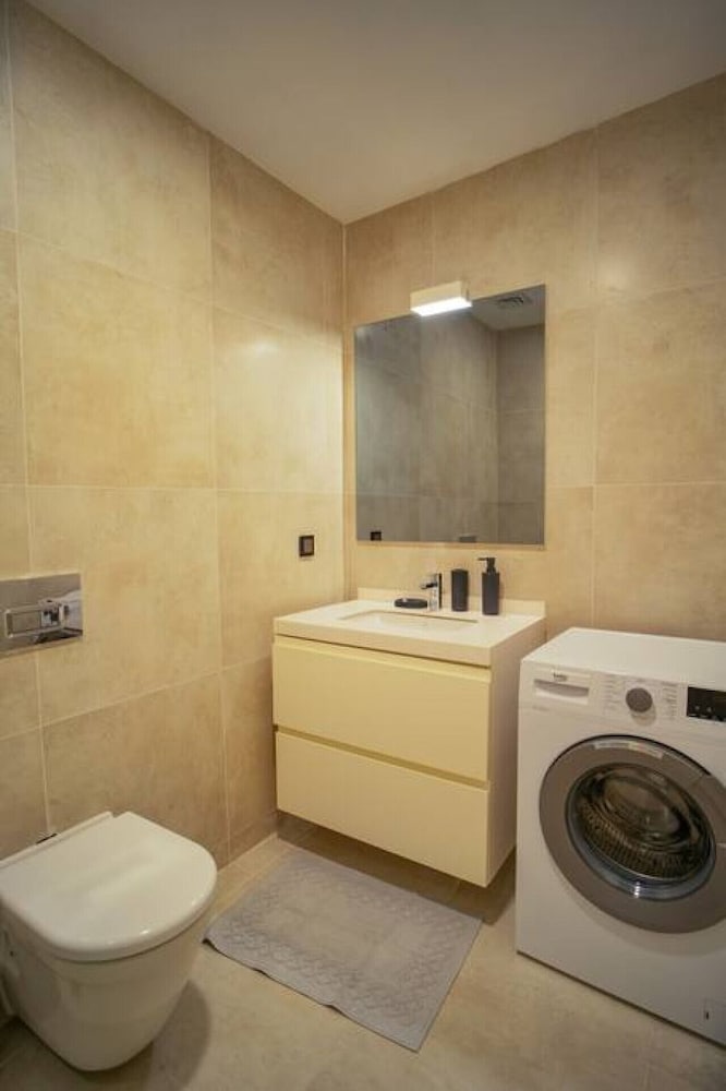 Luxurious 2 1 Apartment Near Mall of Istanbul