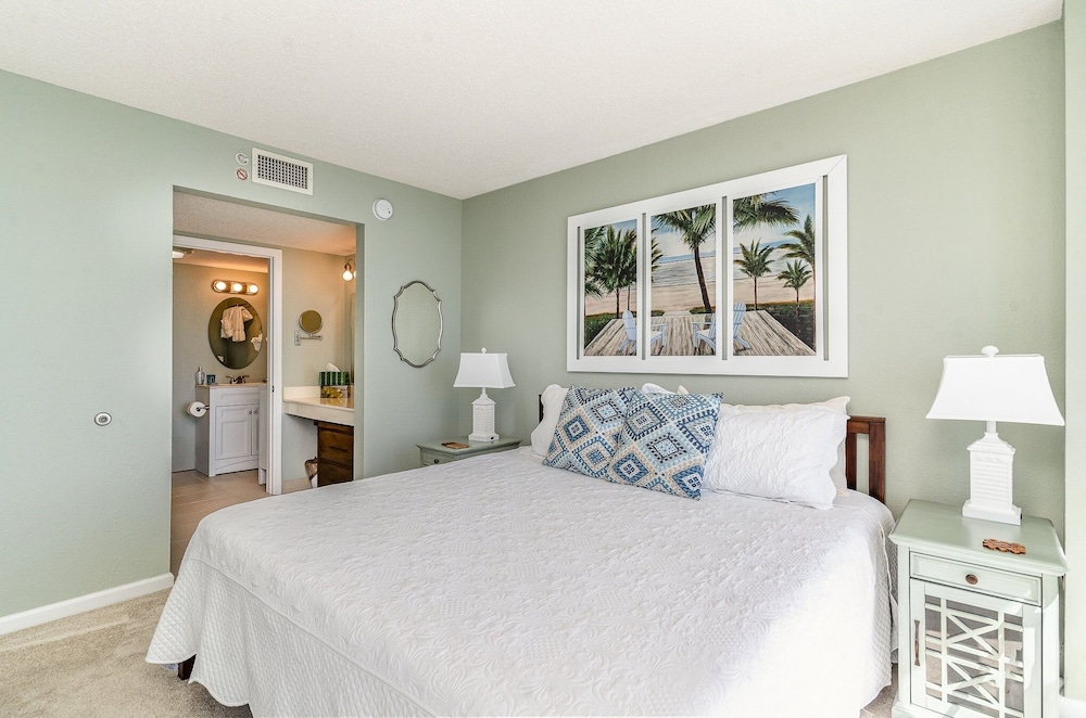 Baywatch Resort #1705 3 Bedroom Condo
