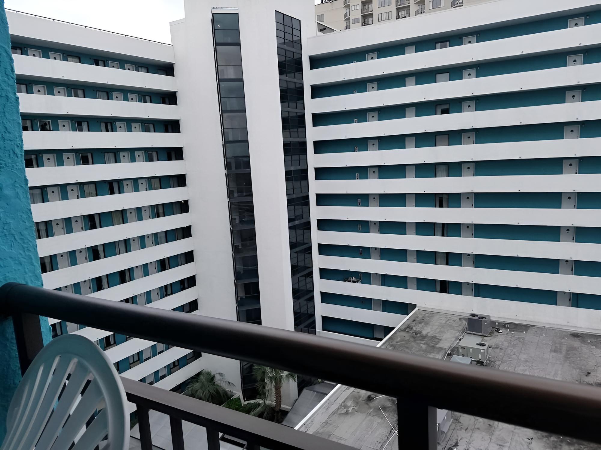 Landmark 422 view 2