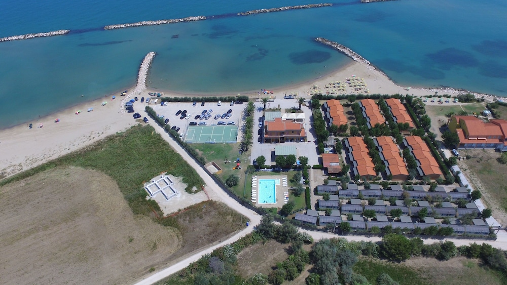 Diomedea Residence Village