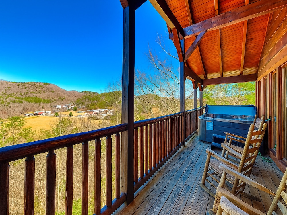 The Overlook by Jackson Mountain Rentals