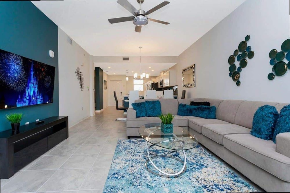 Lake View Resort Condo w Lazy River Near Disney