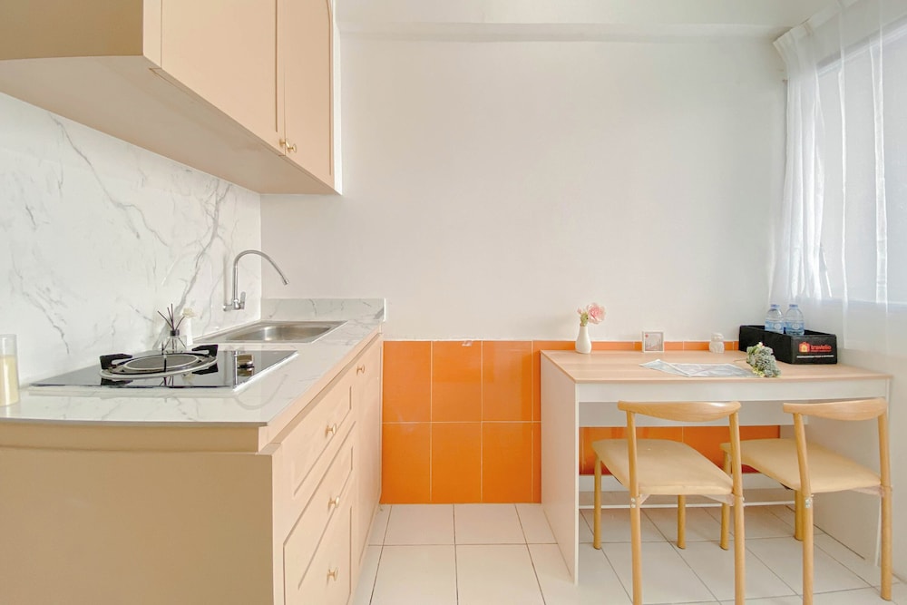 New Furnished And Comfy 2Br Menteng Square Apartment