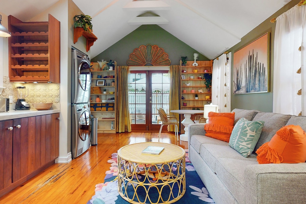 1BR Home - Colorful Cottage w/ AC, W & D, Dogs OK