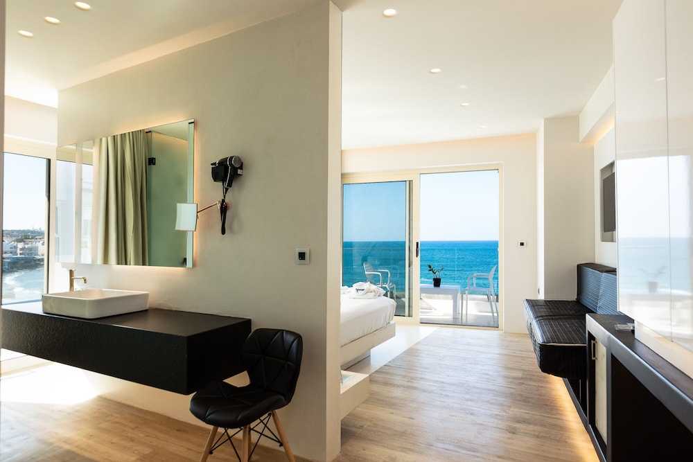Kahlua Sea View Suites - Adults Only