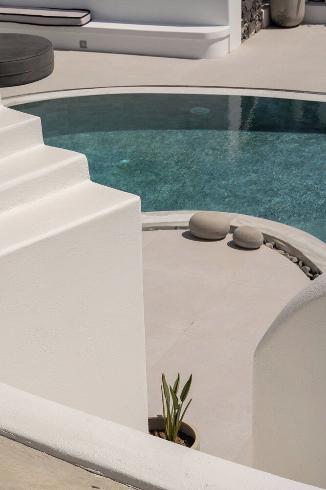 Amor Hideaway Villas