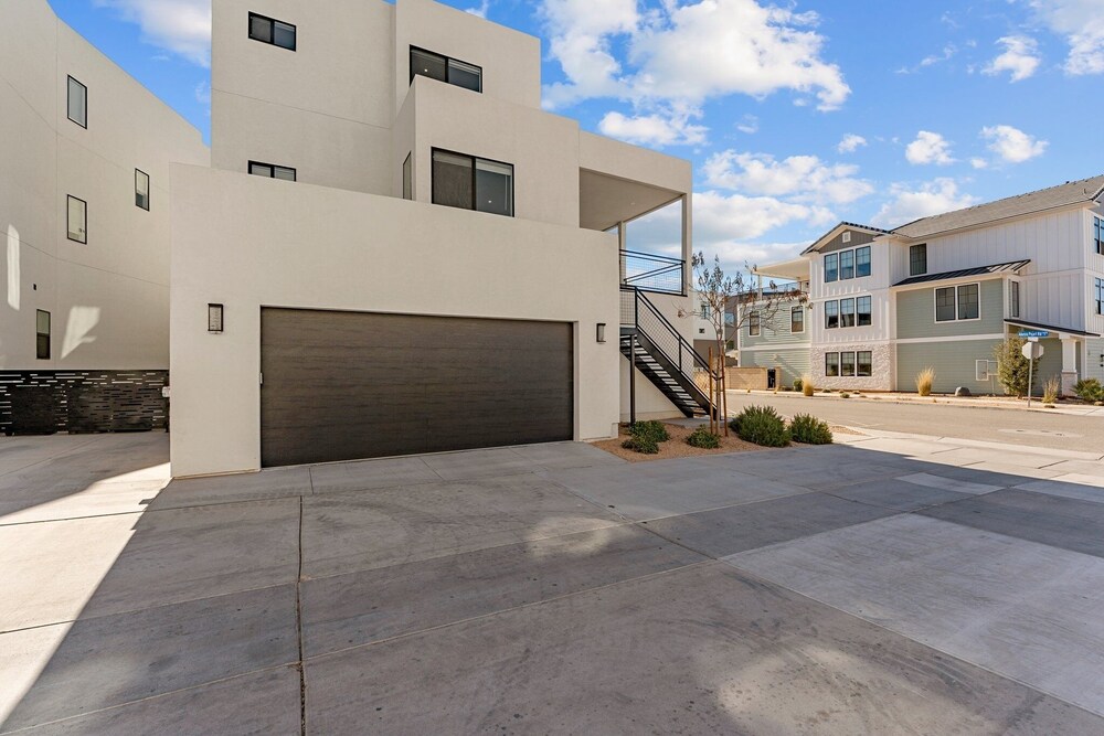 Olympic Escapes Silver 4 Bedroom Townhouse