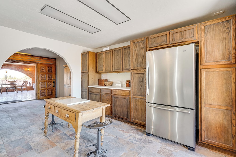 10-acre Desert Oasis w/ Expansive Patio in Tucson!