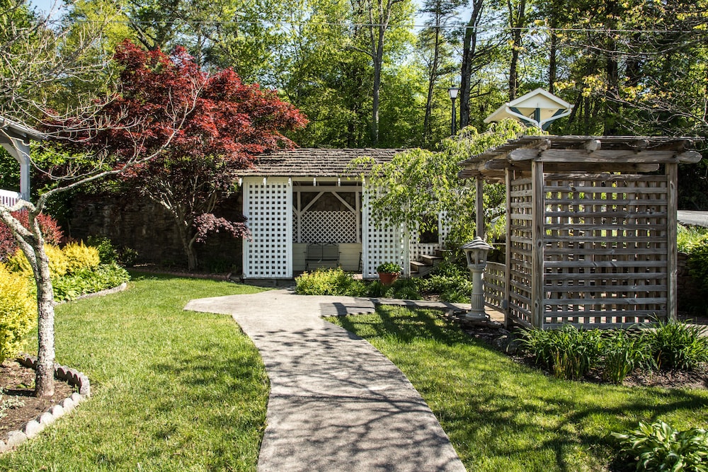 Boxwood Lodge