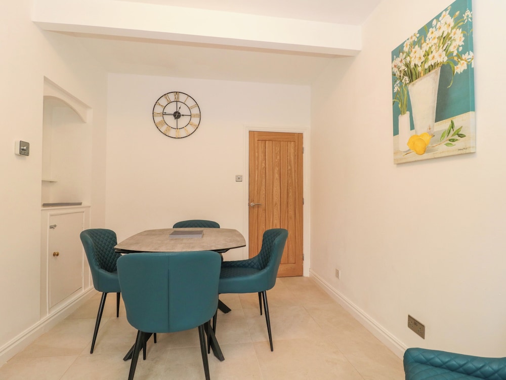 4 Noel Court
